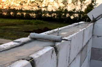 Армопояс в газобетоне: почему трещины появляются через год и как этого избежать